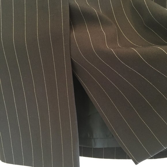 Kasper 2 pc Black Pinstripe Skirt Suit Sz 8 - Picture 8 of 9